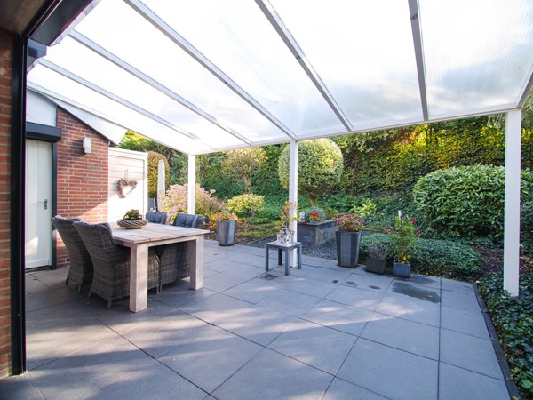 Foto - Te koop: Vrijstaande woning uit 1990 in Vaals met hoogwaardige afwerking, voldoende ruimten, garage en tuin op een ruim perceel